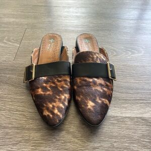 Baretraps Posture+ leopard mule loafers